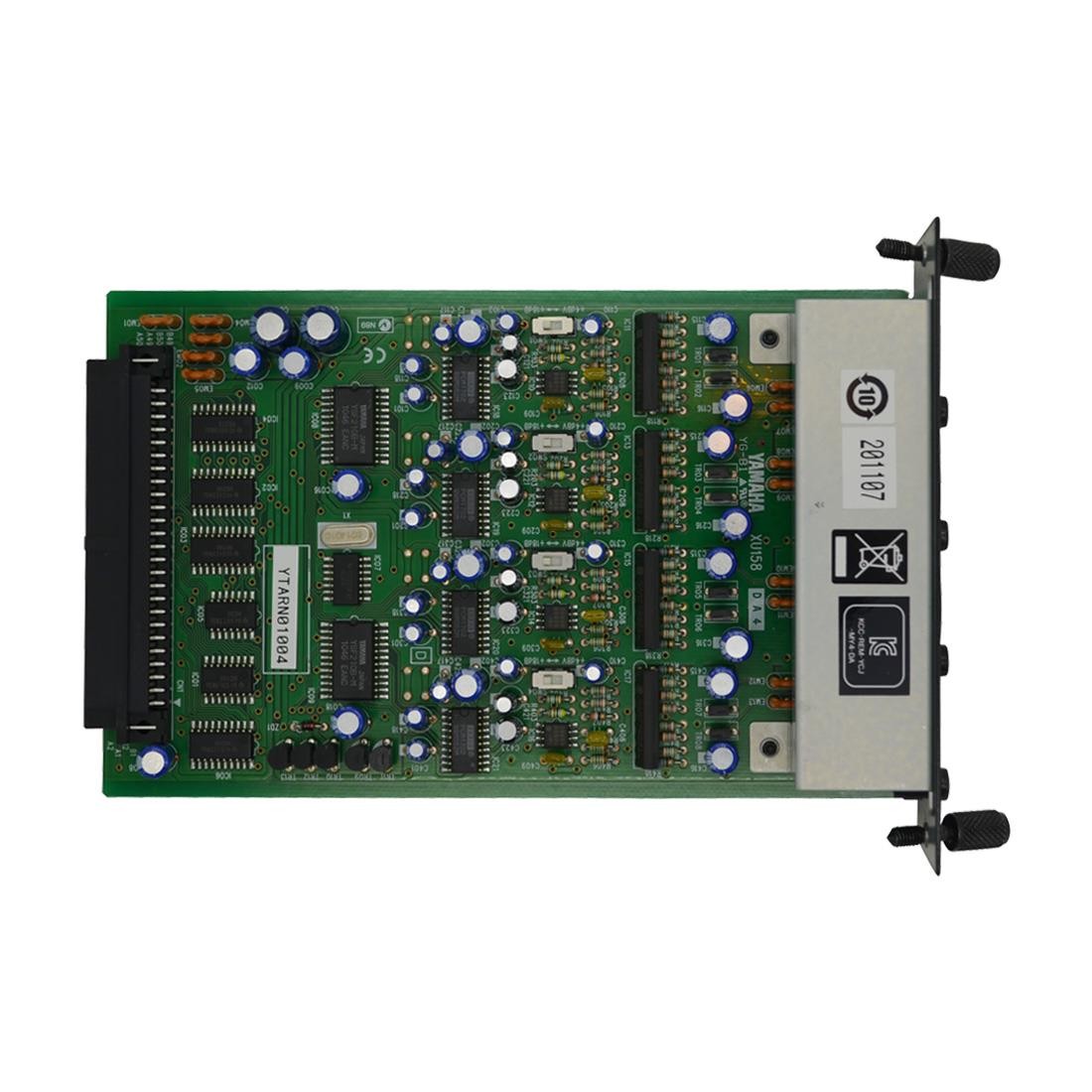 Saída analógica quatro 20-bit em conectores XLR.